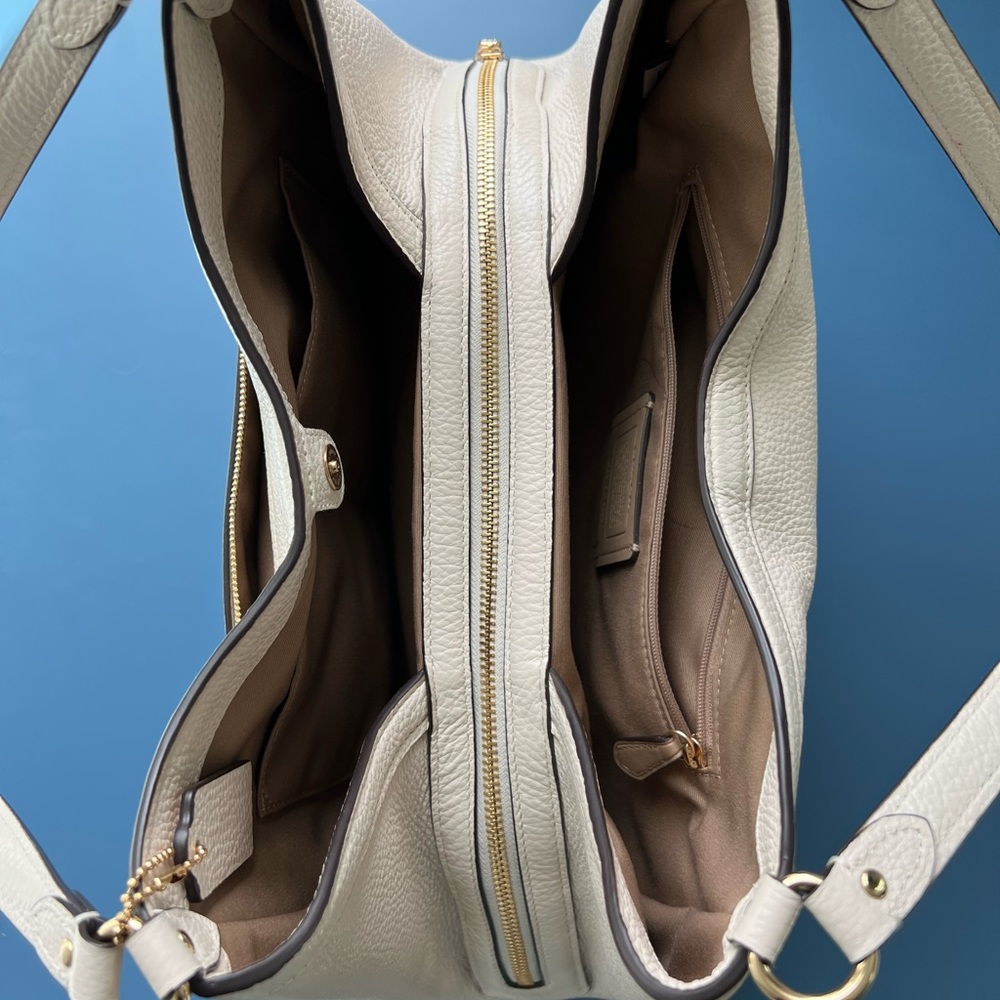 Coach Cream Leather Bag - Picture 8 of 16